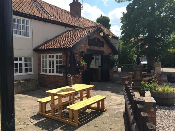 The Fountain At Tuxford & The Square And Compass Normanton On Trent Hotel Eksteriør billede